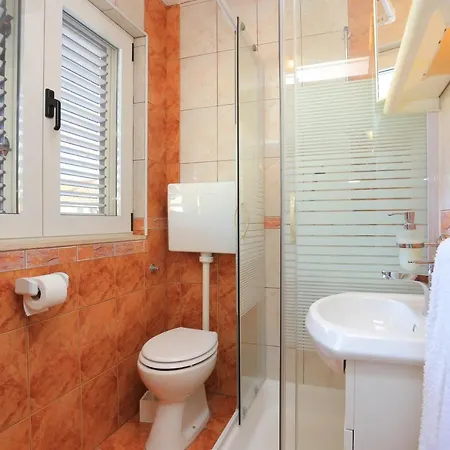 Guest house And With Parking Space Kastel Stafilic, - 18673 Kastela