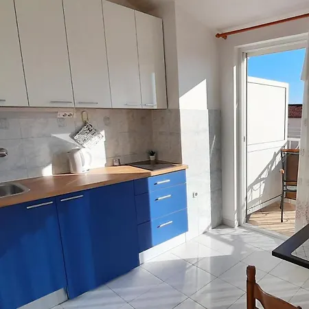 Guest house And With Parking Space Kastel Stafilic, - 18673 Kastela